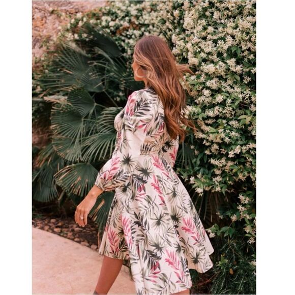 Gal Meets Glam Stevie Palm Print Linen Skirt and Top Set - Picture 4 of 13